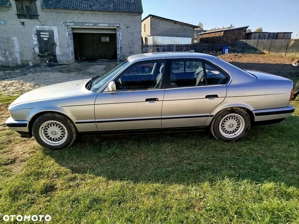 BMW Seria 5 520i - 15