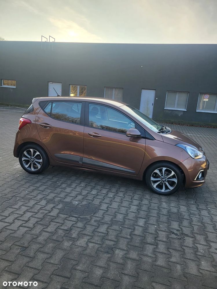 Hyundai i10 1.2 YES!+ - 24
