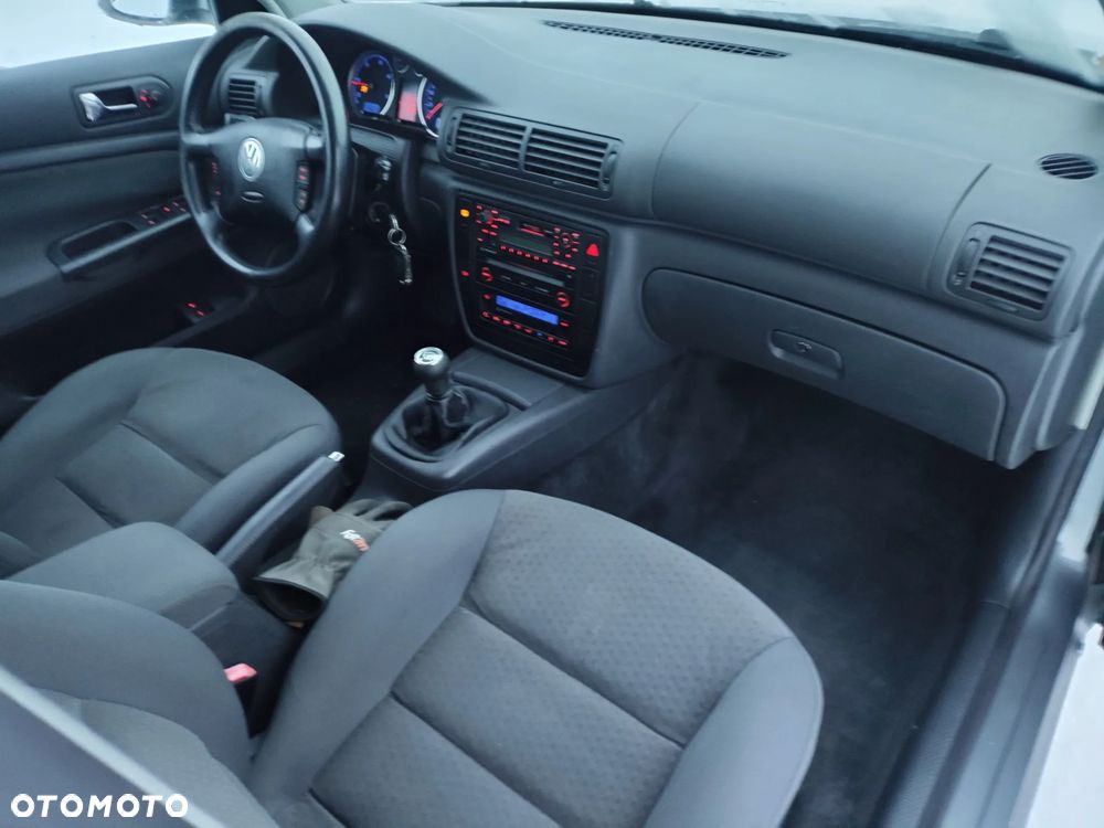 Volkswagen Passat 1.9 TDI Comfortline Family - 7