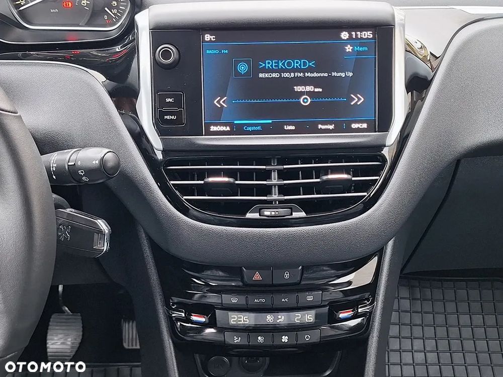 Peugeot 208 1.2 PureTech Allure - 17
