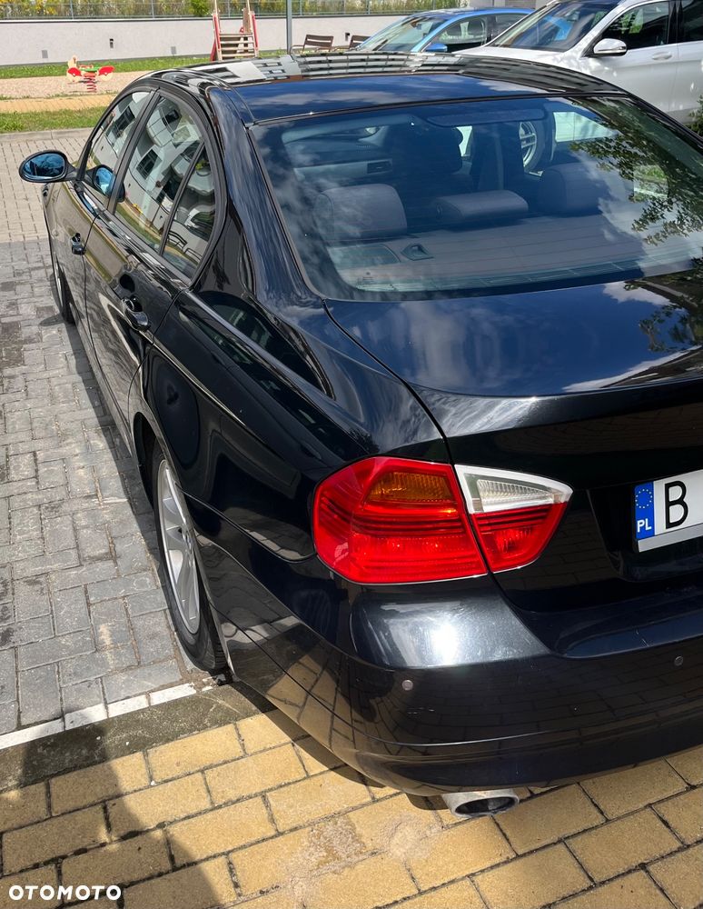 BMW Seria 3 318i - 4