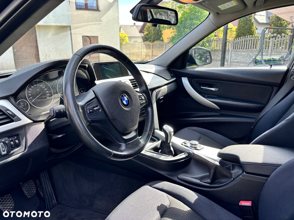 BMW Seria 3 316d - 10