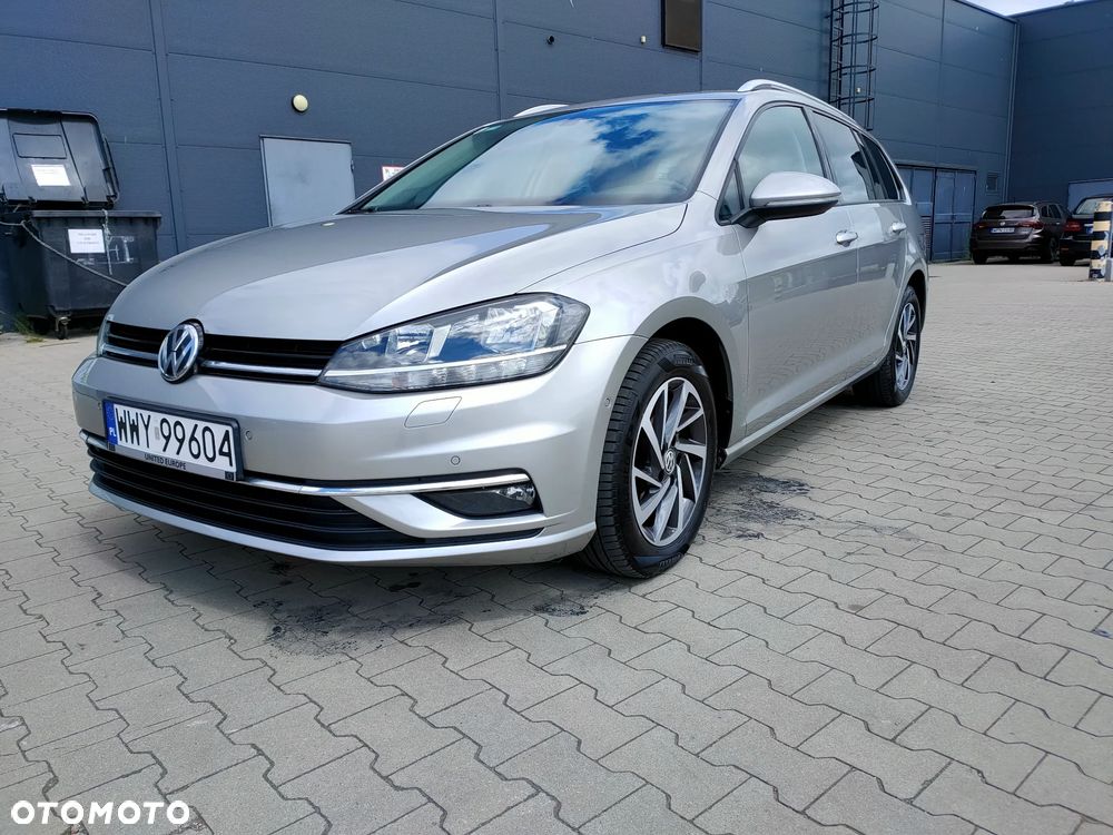 Volkswagen Golf - 1