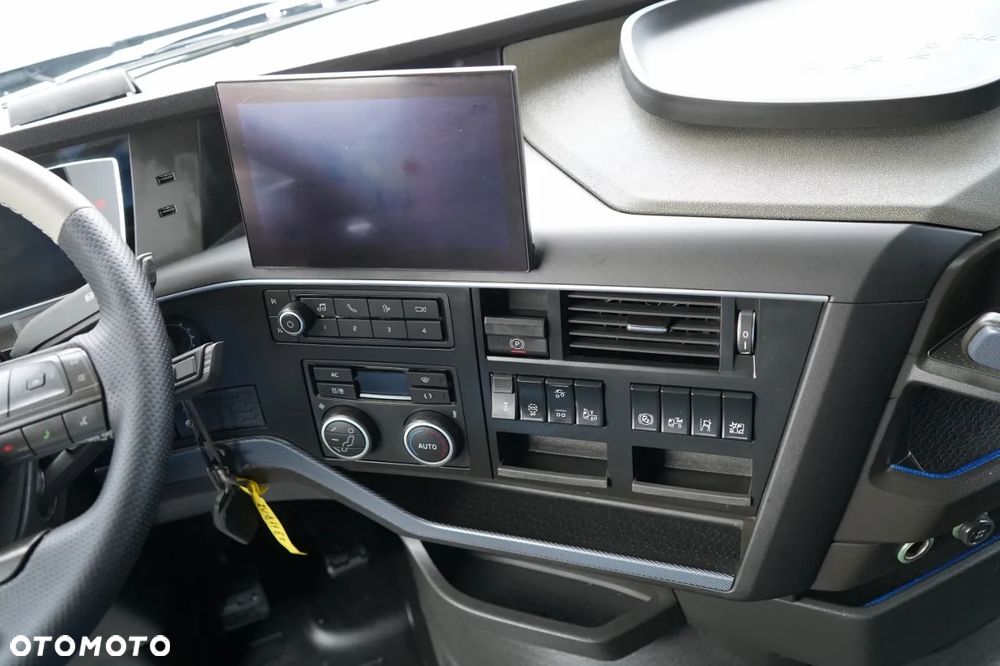 Volvo FH 460 / SOLÓWKA  / I-SAVE / KLIMA POSTOJOWA / OŚ PODNOSZONA I SKRĘTNA / 2021 ROK / - 29