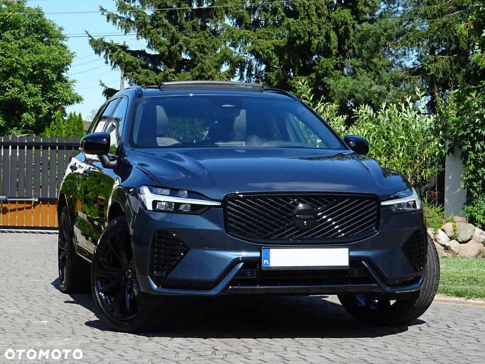 Volvo XC 60 B5 B AWD Plus Black Edition - 2