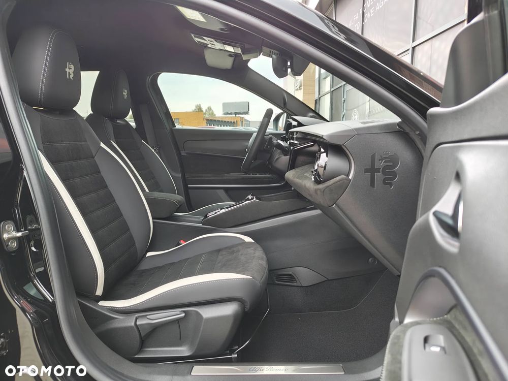 Alfa Romeo Junior 1.2 mHEV Sport Speciale eDCT - 19