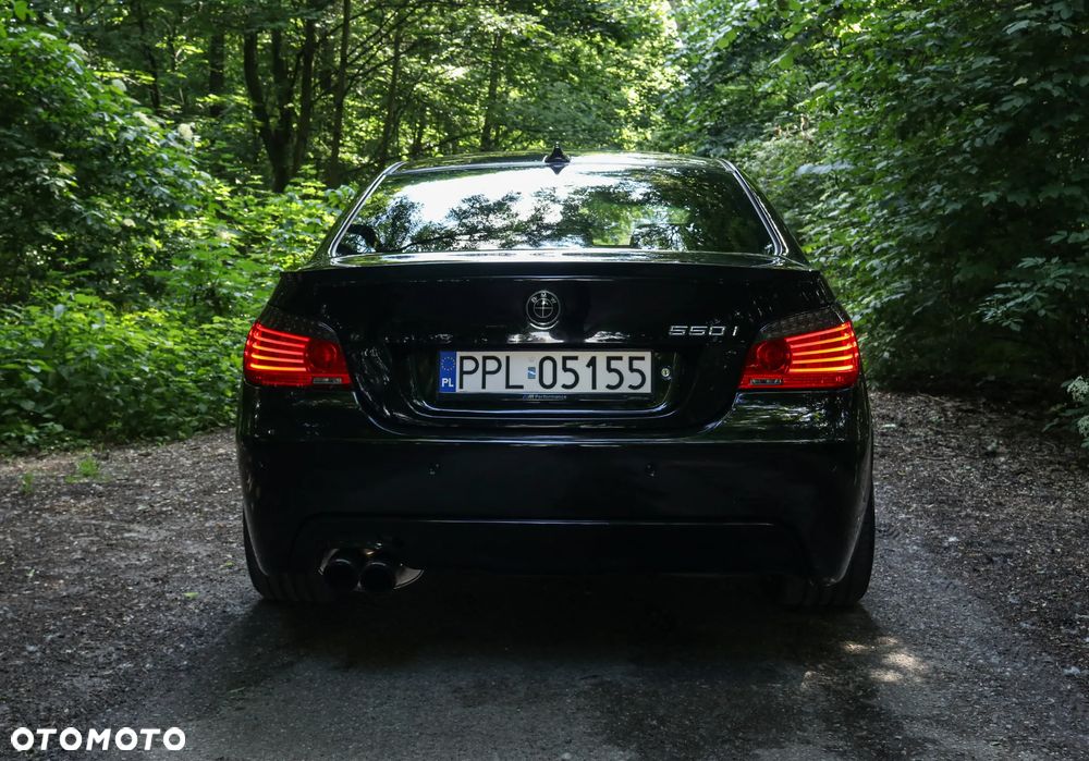 BMW Seria 5 550i - 17