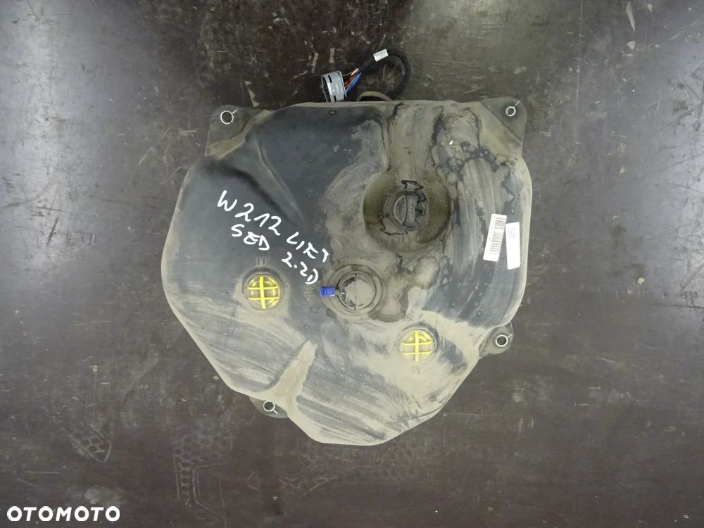 MERCEDES W212 LIFT 09-16 2.2CDI SEDAN ZBIORNIK POMPKA ADBLUE A2124700200 - 2