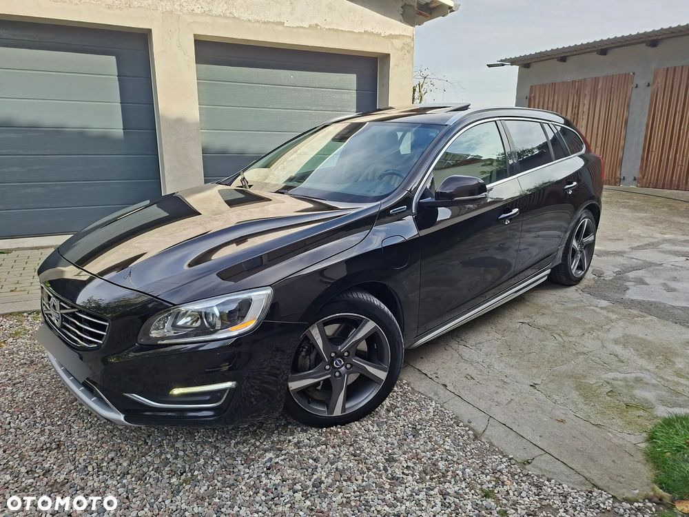 Volvo V60 D6 AWD Plug-in Hybrid R-Design Summum - 6