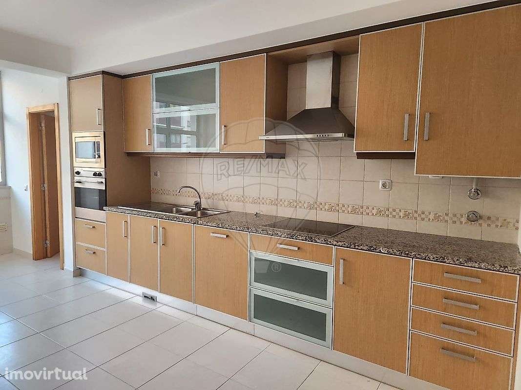 Apartamento T2 para arrendamento - Grande imagem: 2/21