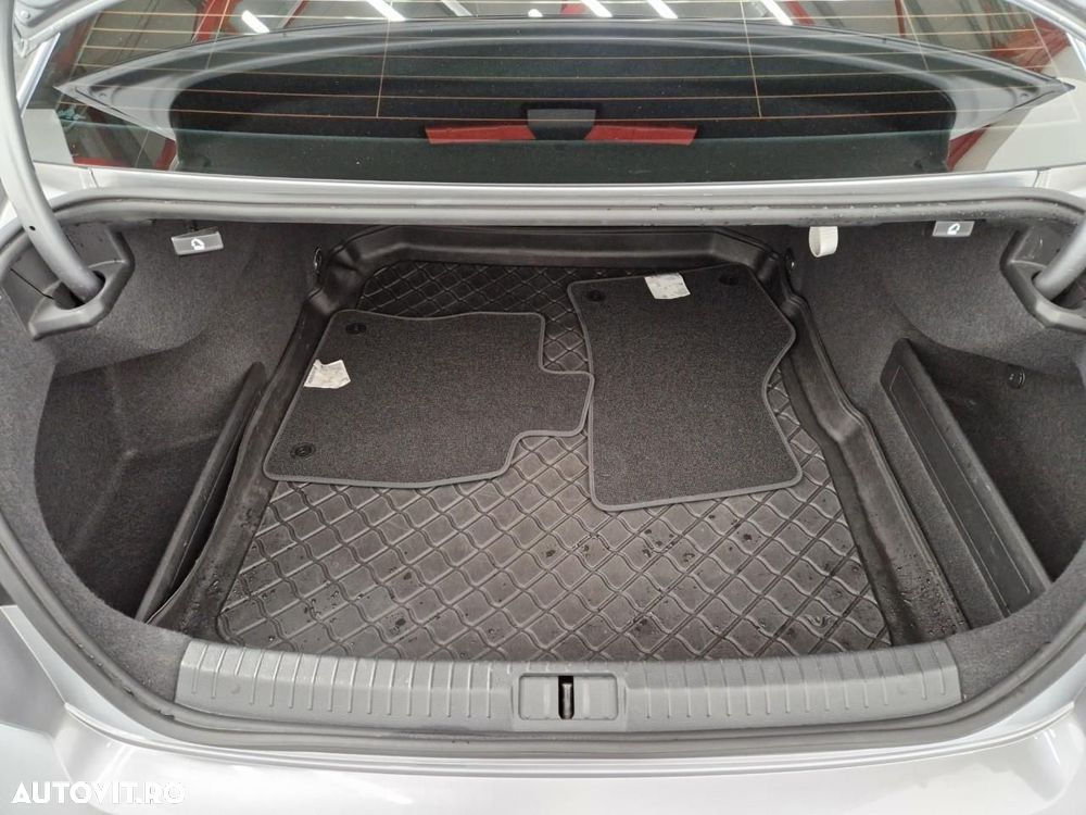 Volkswagen Passat - 14
