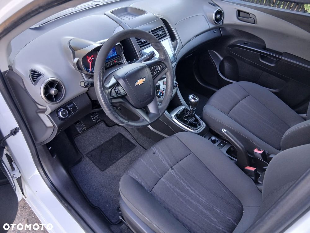 Chevrolet Aveo 1.4 16V LT - 18