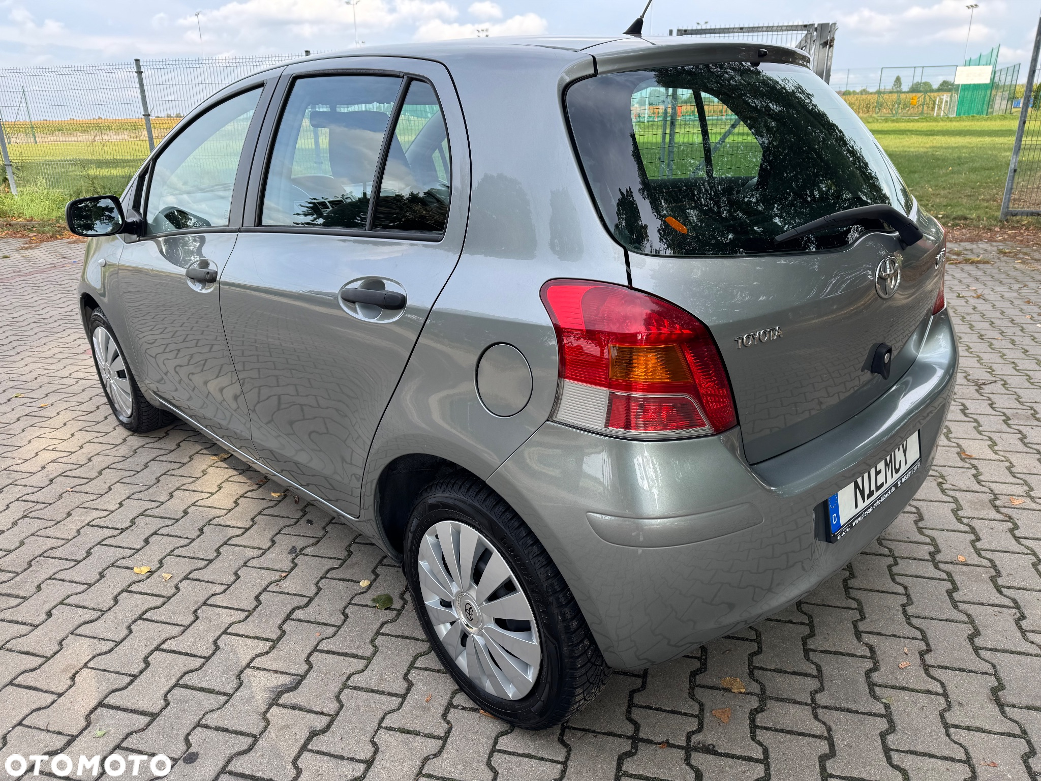 Toyota Yaris - 12