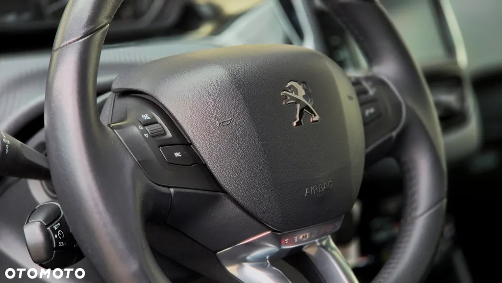 Peugeot 2008 1.2 Pure Tech Style S&S - 14