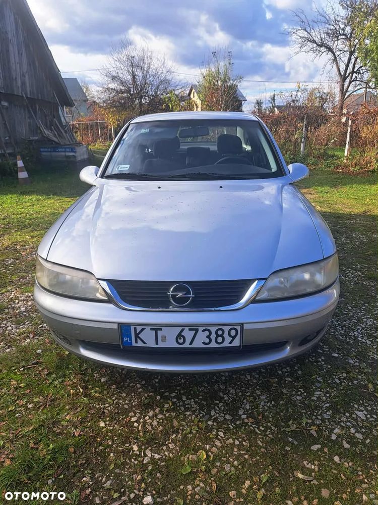 Opel Vectra 1.6 Comfort - 1