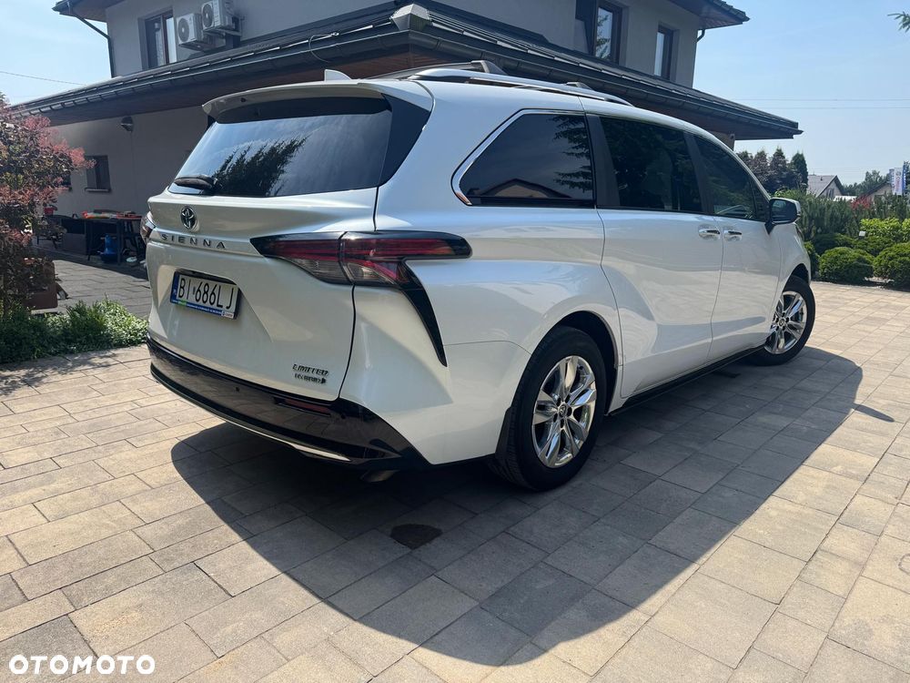 Toyota Sienna - 6