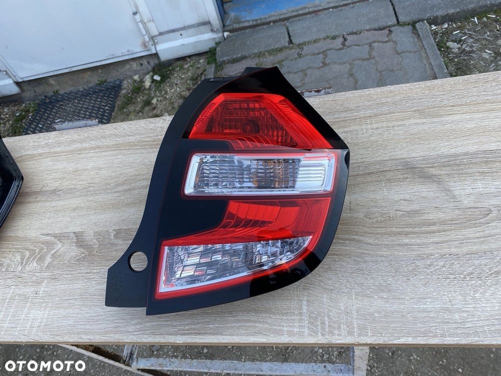 LAMPA TYŁ TYLNA PRAWA RENAULT TWINGO III 265501361R 14-18 - 1