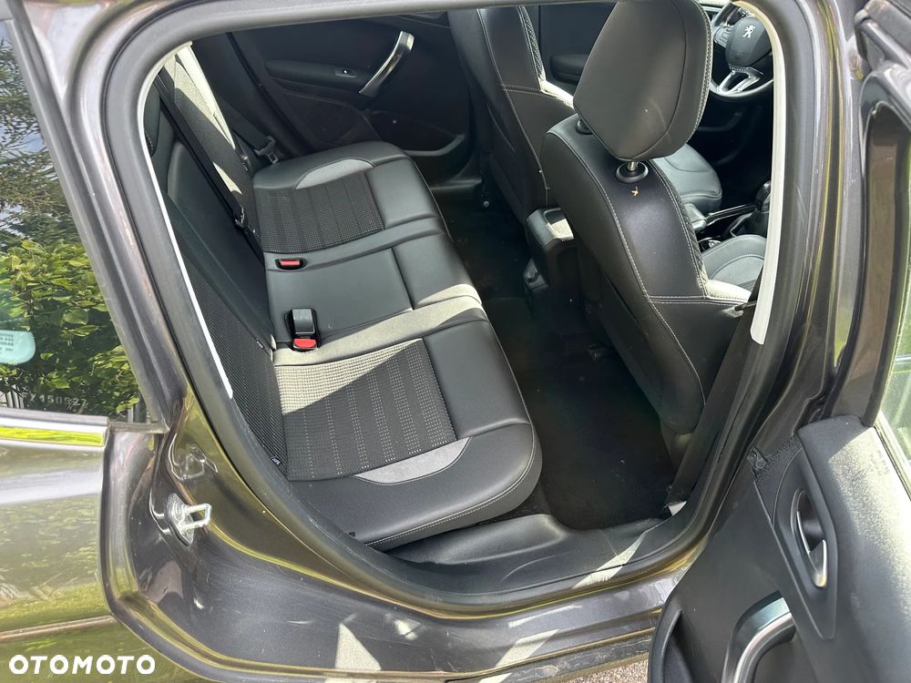 Peugeot 2008 1.2 Pure Tech Active S&S - 15