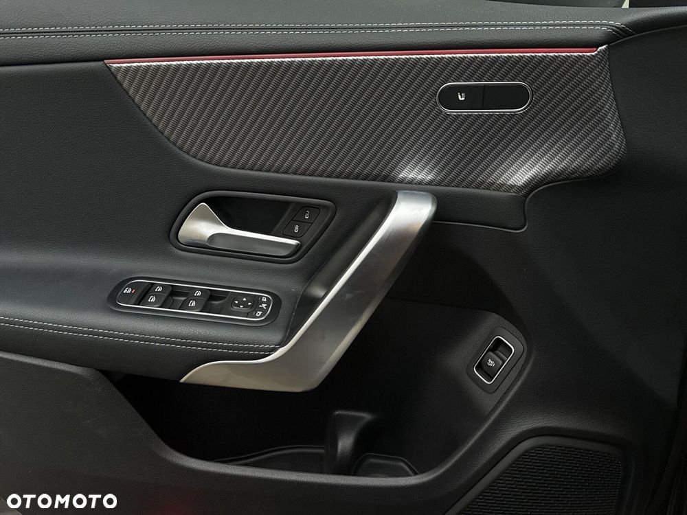 Mercedes-Benz CLA 180 Progressive 7G-DCT - 21