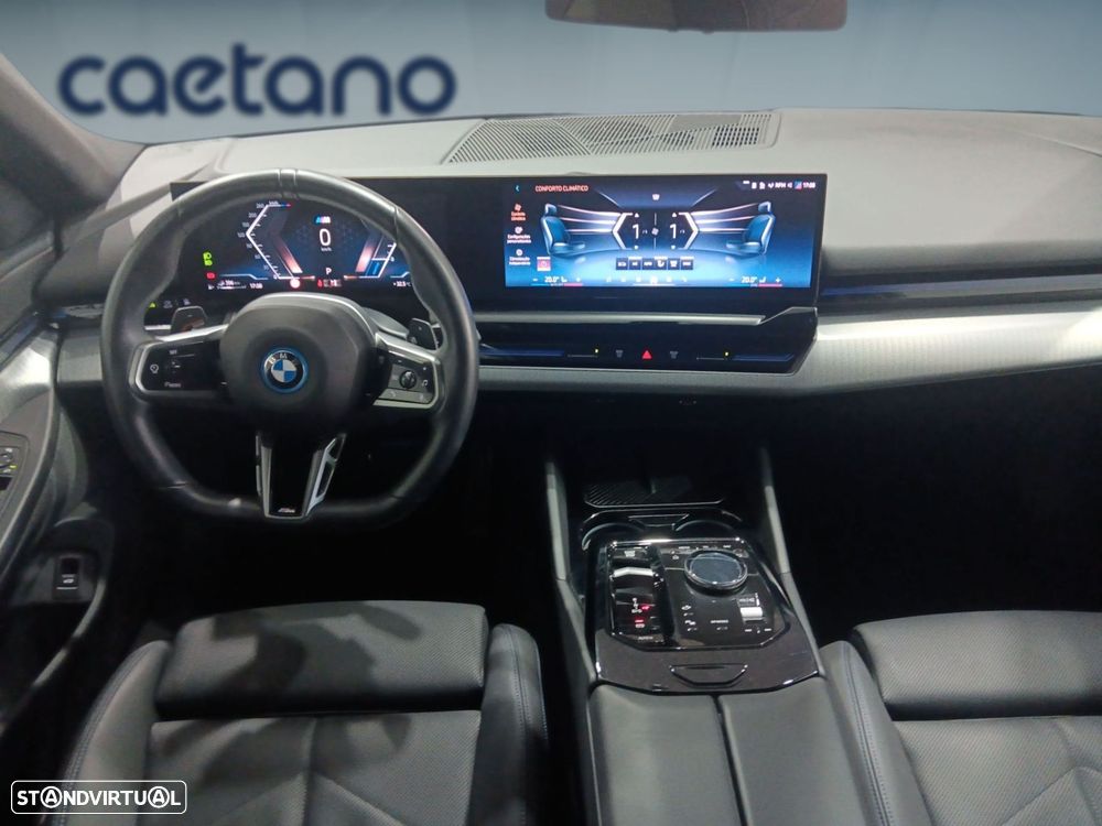 BMW 530 e Pack Desportivo M - 11