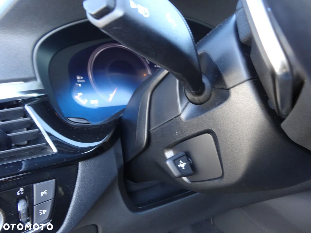 BMW Seria 5 M550d xDrive Touring - 33