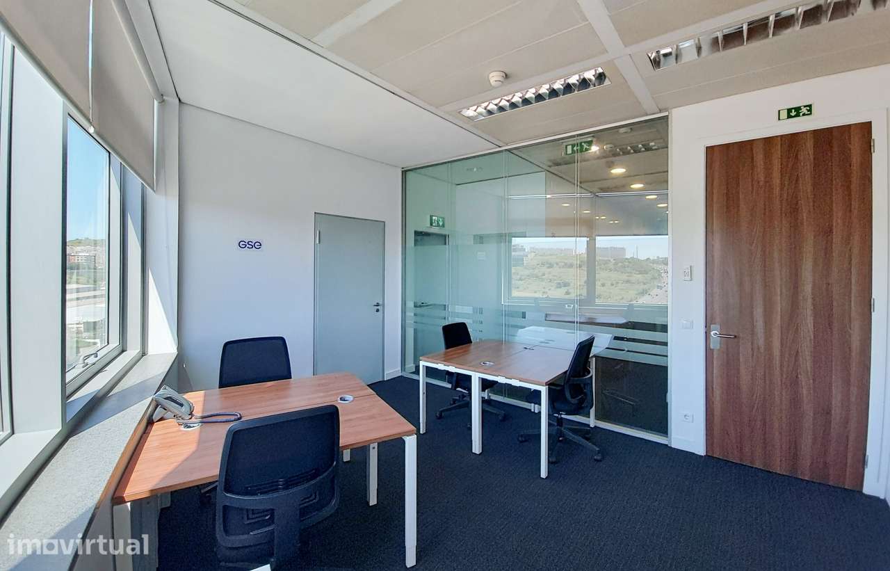 Escritório privado para arrendar na Regus Lisbon, Miraflores - Grande imagem: 2/10