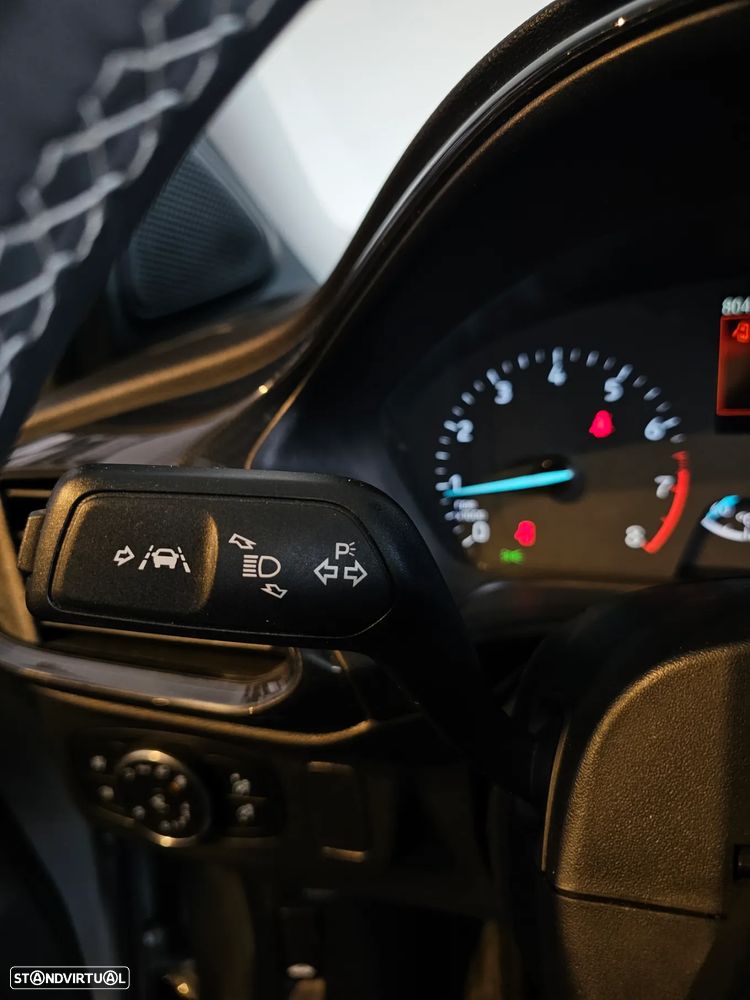 Ford Puma 1.0 EcoBoost TITANIUM - 32