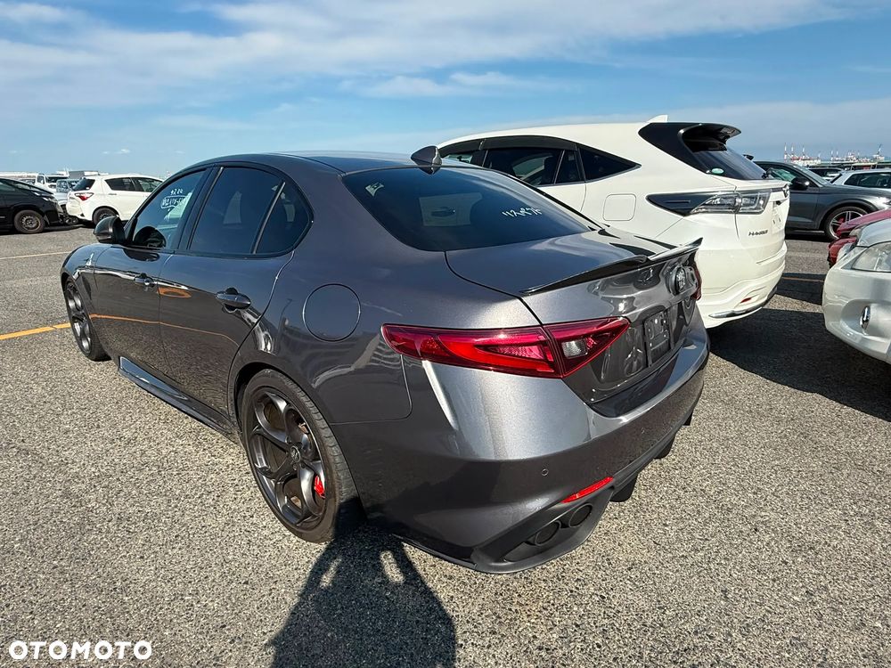 Alfa Romeo Giulia 2.9 V6 Bi-Turbo AT8 Quadrifoglio - 2