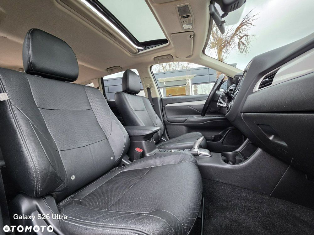 Mitsubishi Outlander - 24