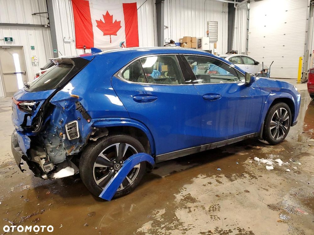 Lexus UX - 3