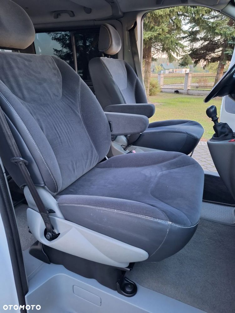 Renault Trafic FAP Passenger Black Edition - 38