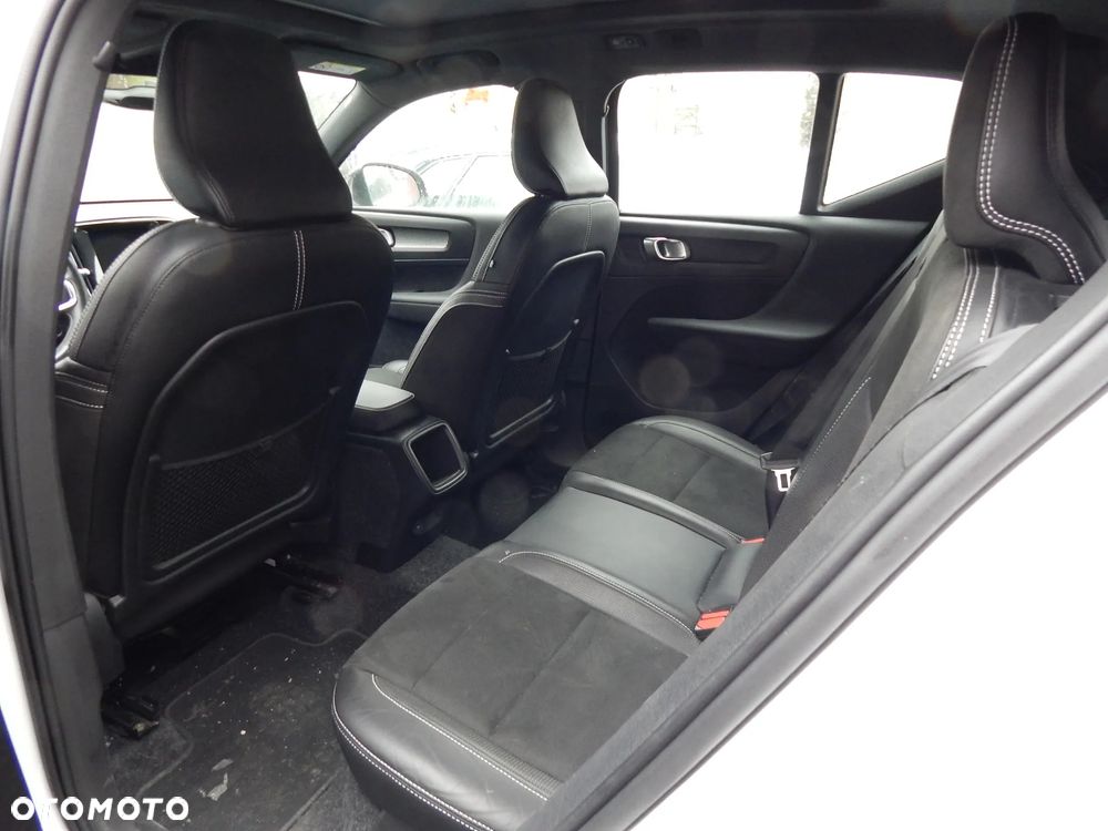 Volvo XC 40 T4 AWD R-Design - 11