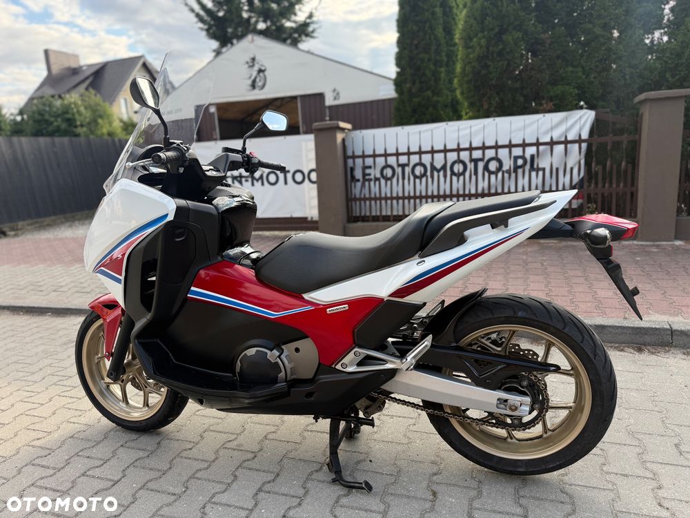 Honda NC - 18