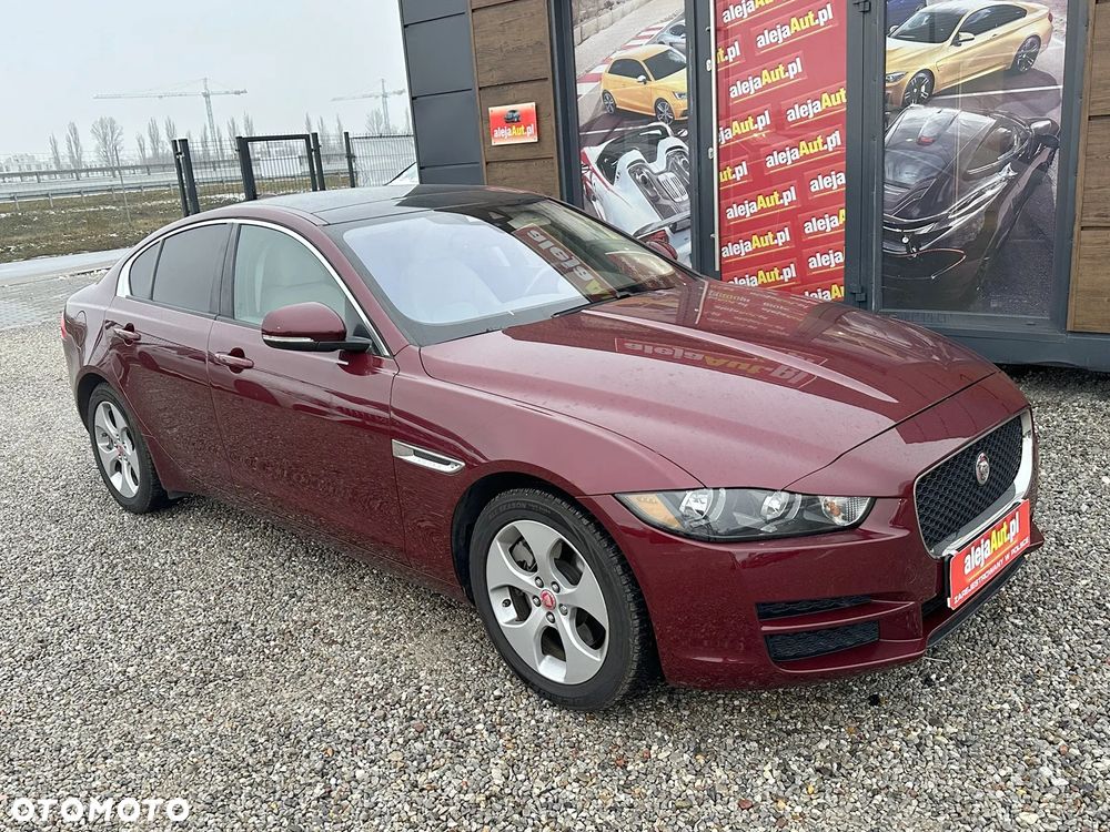 Jaguar XE 20t Prestige - 2
