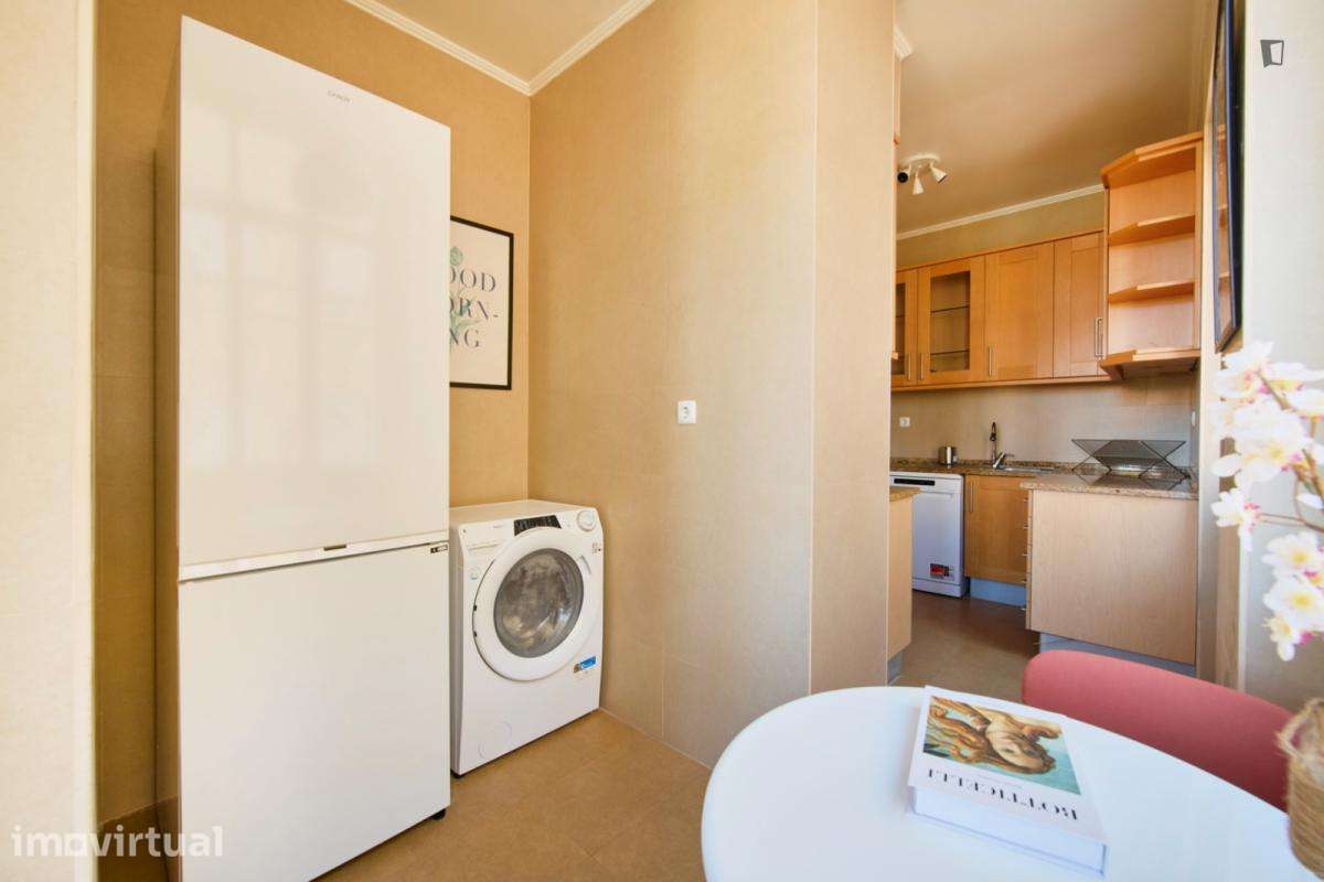 Quarto - localizado em Alameda Lisbon - Grande imagem: 5/28