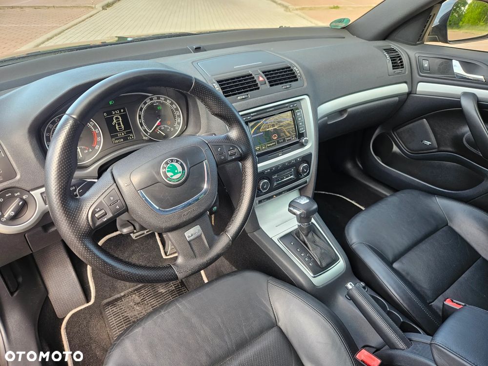 Skoda Octavia 2.0 TDI CR DPF DSG RS - 9
