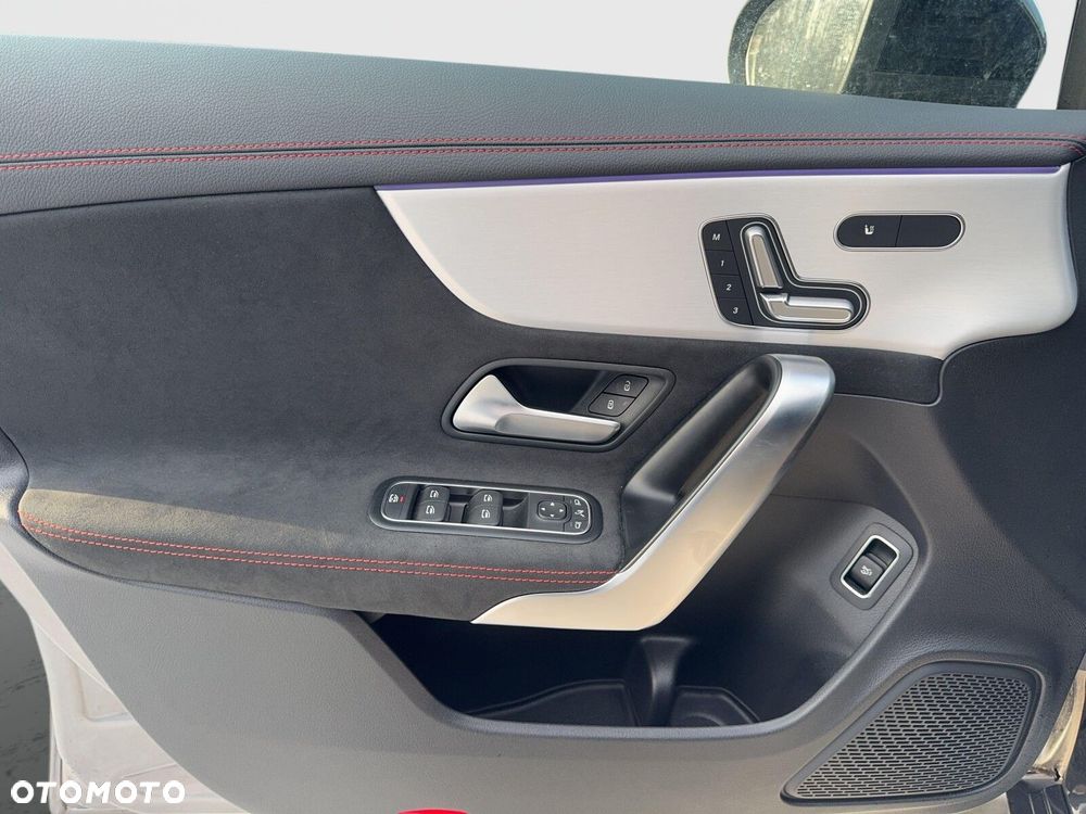 Mercedes-Benz CLA 200 AMG Line 7G-DCT - 18