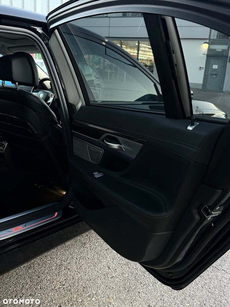 BMW Seria 7 - 8