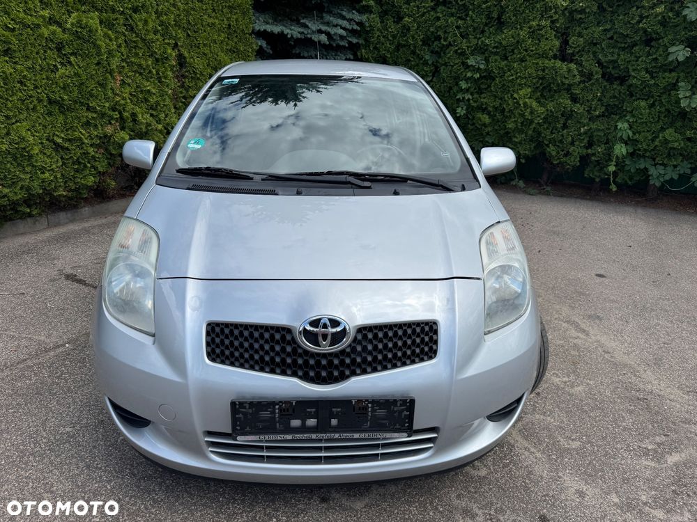 Toyota Yaris 1.0 VVT-i Sol - 2