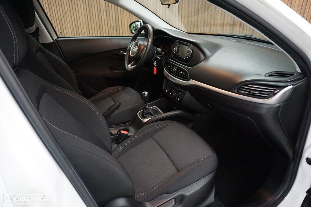 Fiat Tipo Station Wagon 1.6 M-Jet Lounge J17 - 26