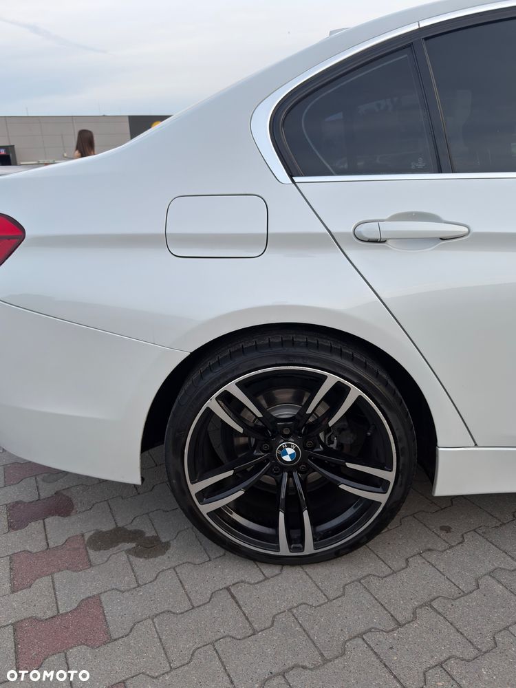BMW Seria 3 330i Sport Line Shadow sport - 8