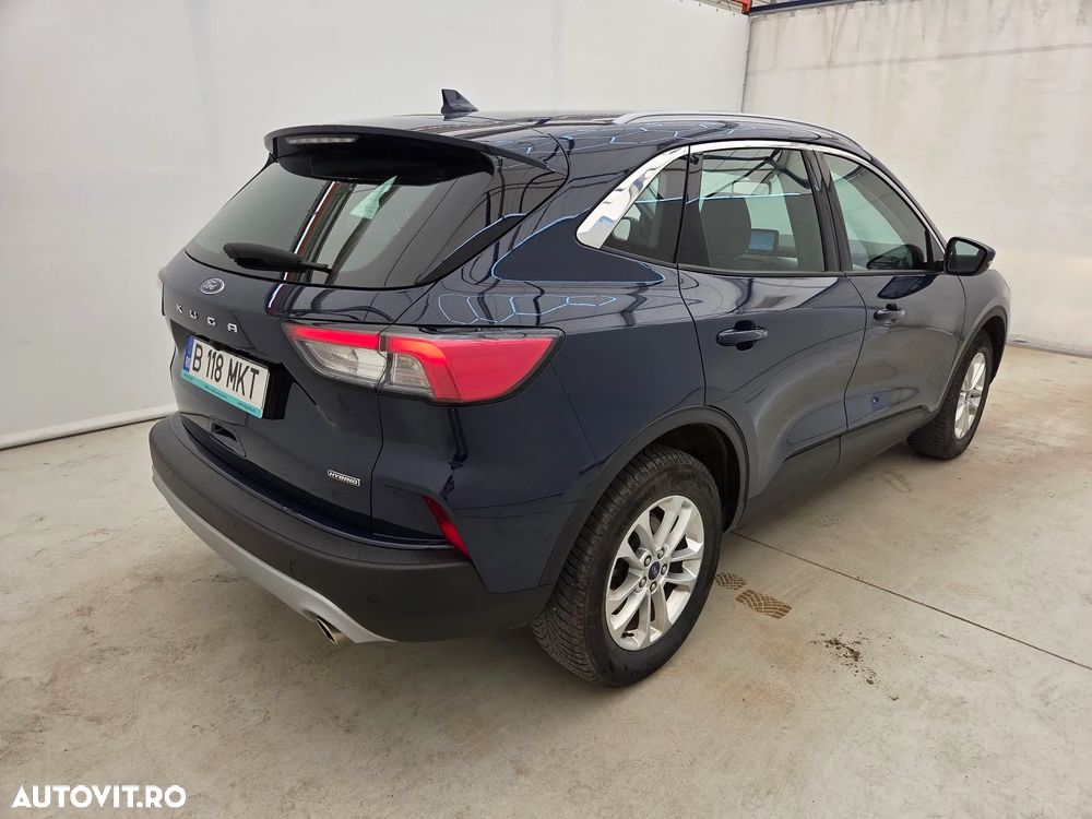 FORD Kuga 2023 — imagine 3