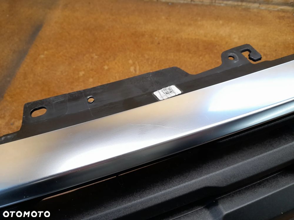 VW AMAROK 2 II 22- 2HJ GRILL ATRAPA N1XB-8350-A/C - 10