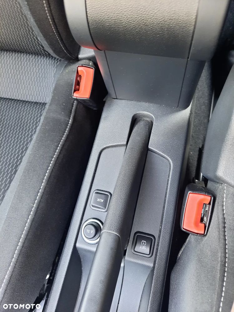 Skoda RAPID 1.2 TSI Ambition - 19