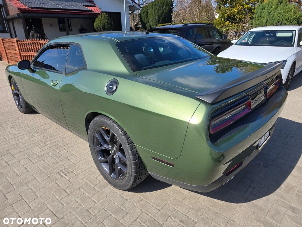 Dodge Challenger - 5