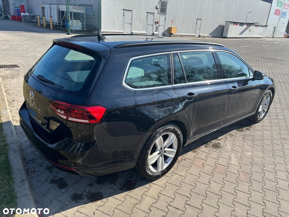 Volkswagen Passat Variant 2.0 TDI SCR DSG Business - 4