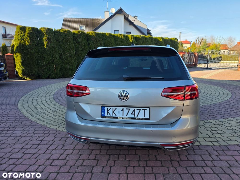Volkswagen Passat 2.0 TDI Bi-Turbo BMT 4Mot Highline DSG - 29