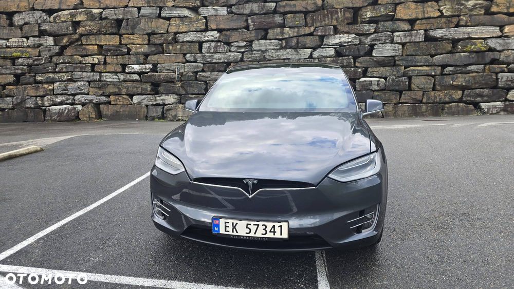 Tesla Model X - 2