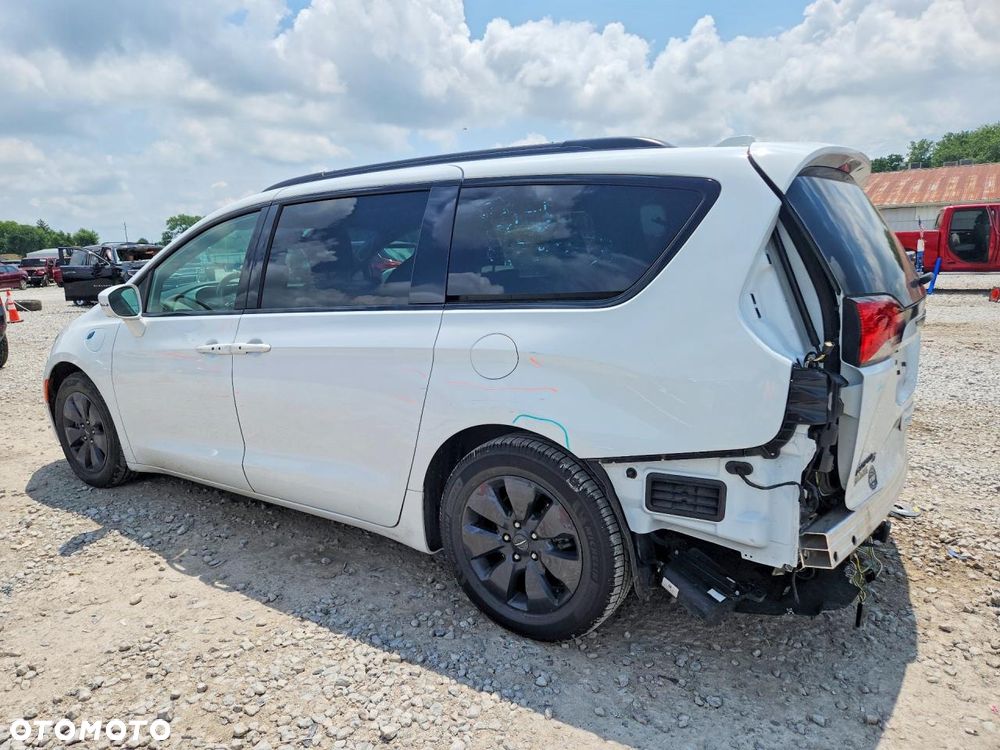 Chrysler Pacifica - 5