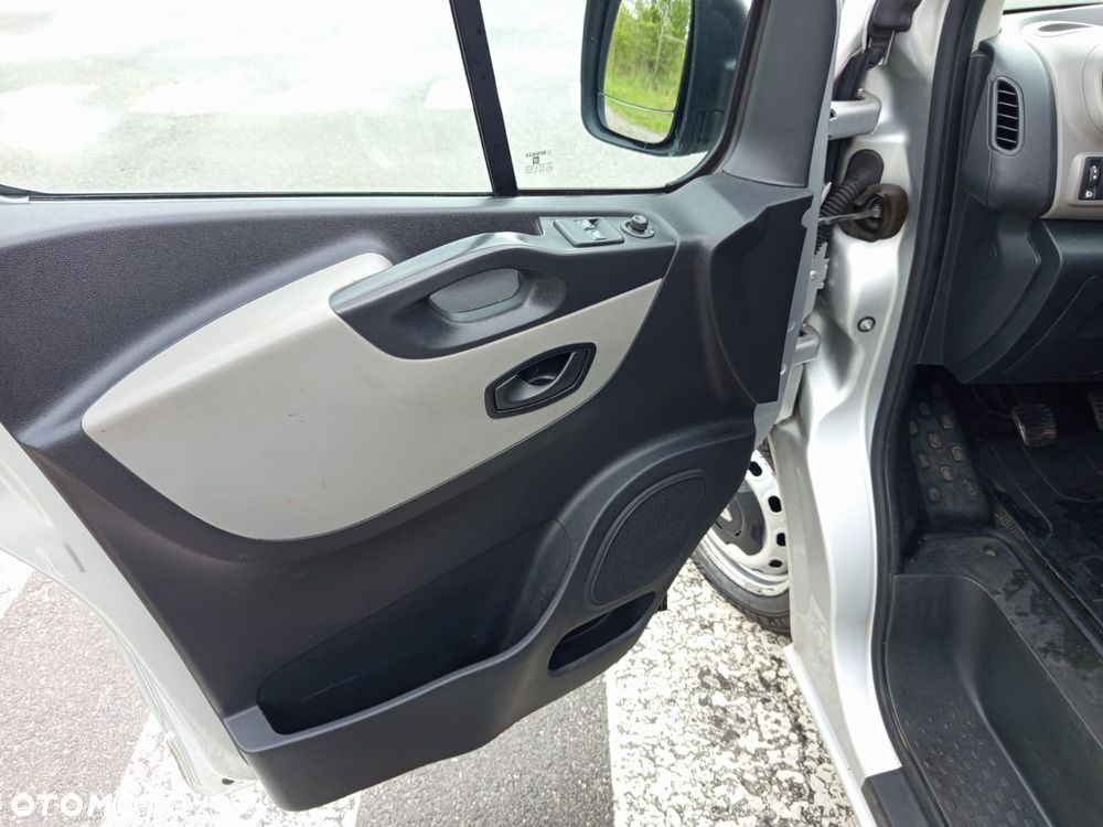 Renault TRAFIC - 24